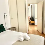 Apartment Rsrc New Ac & Bright 1br *
