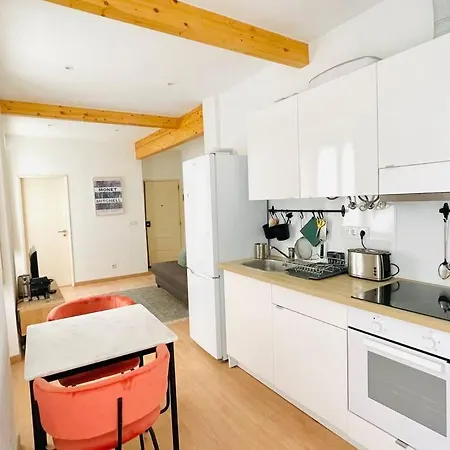Rsrc New Ac & Bright 1br Lisbon