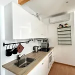 Rsrc New Ac & Bright 1br Lisbon